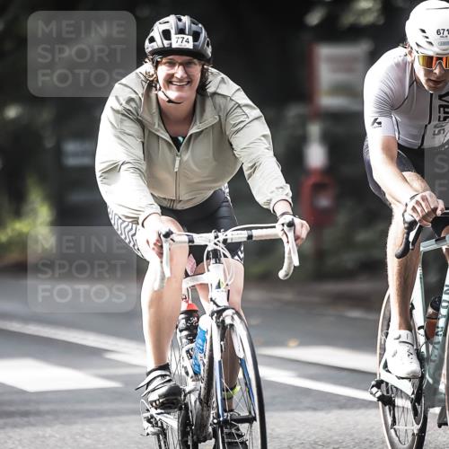 13.09.2026 - Stadtparktriathlon H.Heesch http://msf.ph/oto/10360494 13.09.2026 11:15:44 Radfahren 640, 671, 698, 774 meine-sportfotos.de