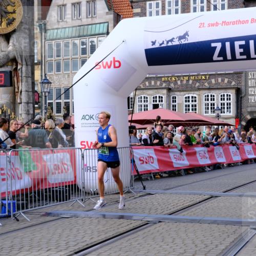 13.09.2026 - 21. swb-Marathon Bremen Tim E. http://msf.ph/oto/10360510 13.09.2026 12:57:36 Ziel 850, 1875, 2986, 3368, 5912, 6264 meine-sportfotos.de