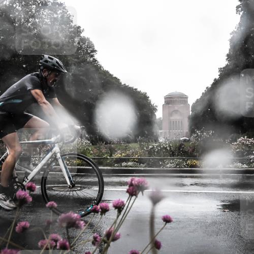 13.09.2026 - Stadtparktriathlon H.Heesch http://msf.ph/oto/10360514 13.09.2026 12:10:25 Radfahren 860, 1062, 1063 meine-sportfotos.de