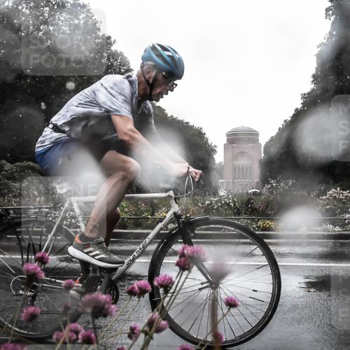 13.09.2026 - Stadtparktriathlon H.Heesch http://msf.ph/oto/10360523 13.09.2026 12:10:26 Radfahren 860, 1062, 1063 meine-sportfotos.de