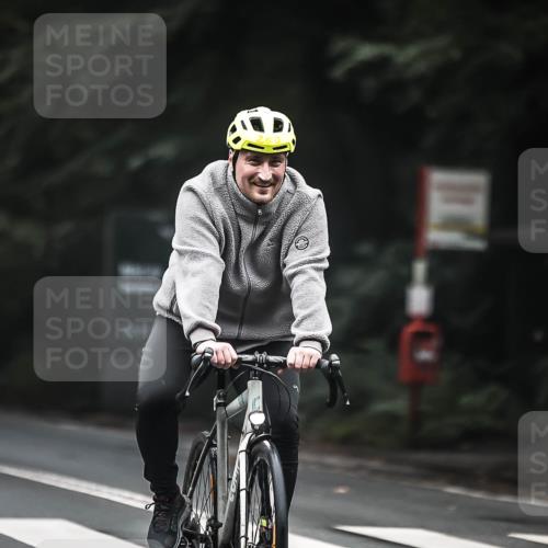 13.09.2026 - Stadtparktriathlon H.Heesch http://msf.ph/oto/10360527 13.09.2026 10:00:47 Radfahren 247 meine-sportfotos.de