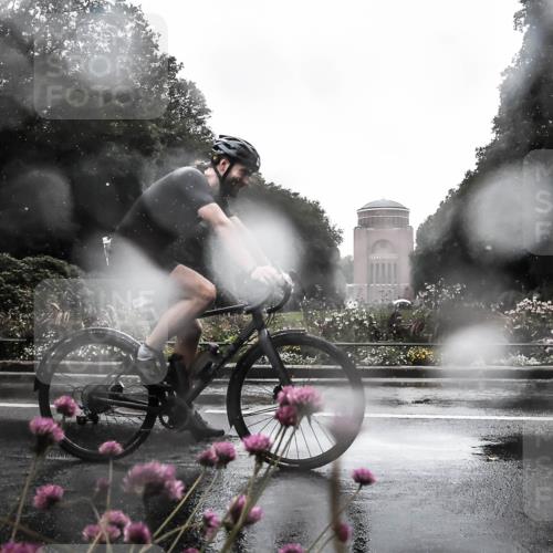 13.09.2026 - Stadtparktriathlon H.Heesch http://msf.ph/oto/10360547 13.09.2026 12:10:36 Radfahren 926, 946, 987 meine-sportfotos.de