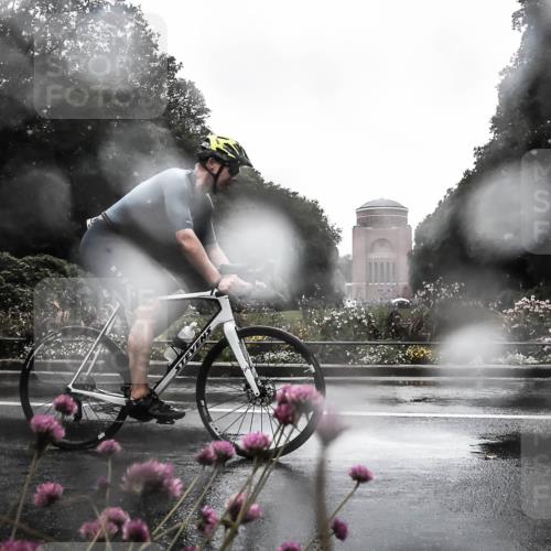 13.09.2026 - Stadtparktriathlon H.Heesch http://msf.ph/oto/10360555 13.09.2026 12:10:42 Radfahren 859, 1030, 1053, 1060 meine-sportfotos.de