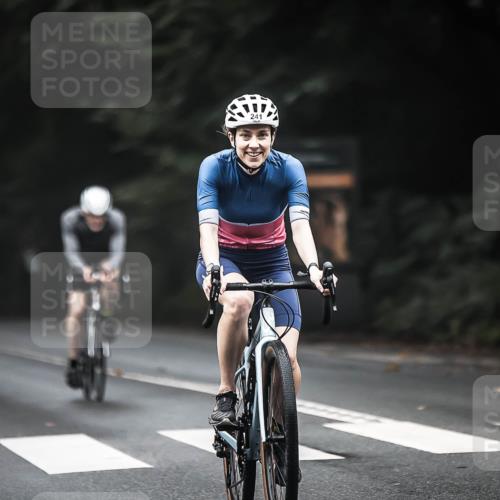 13.09.2026 - Stadtparktriathlon H.Heesch http://msf.ph/oto/10360603 13.09.2026 10:01:05 Radfahren 224, 228, 232, 236, 241, 244, 301 meine-sportfotos.de