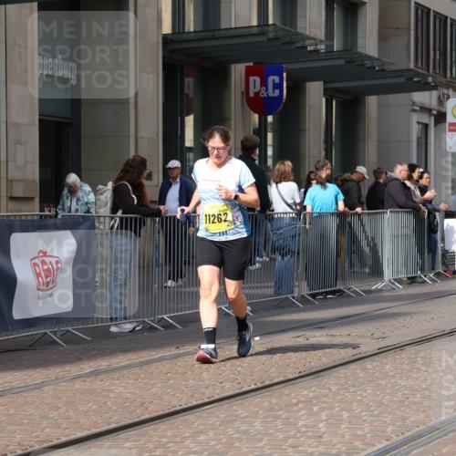 13.09.2026 - 21. swb-Marathon Bremen Strokosch-Dieckow http://msf.ph/oto/10360606 13.09.2026 11:21:05 Ziel 11262, 11780, 11821, 10407, 12542 meine-sportfotos.de