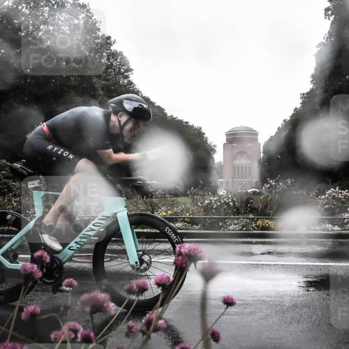 13.09.2026 - Stadtparktriathlon H.Heesch http://msf.ph/oto/10360623 13.09.2026 12:11:18 Radfahren 1036, 1048 meine-sportfotos.de