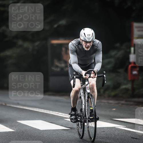 13.09.2026 - Stadtparktriathlon H.Heesch http://msf.ph/oto/10360628 13.09.2026 10:01:06 Radfahren 224, 228, 232, 236, 241, 244 meine-sportfotos.de