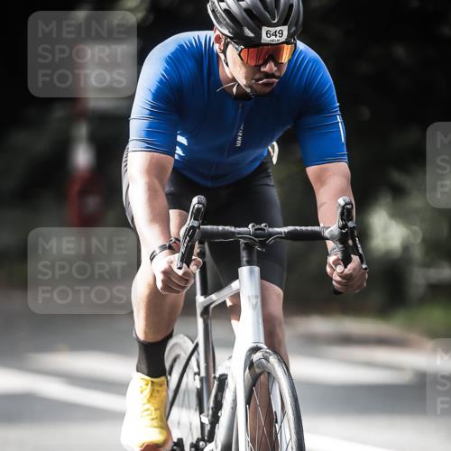 13.09.2026 - Stadtparktriathlon H.Heesch http://msf.ph/oto/10360634 13.09.2026 11:16:05 Radfahren 639, 649 meine-sportfotos.de