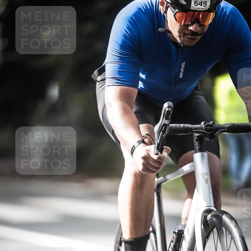 13.09.2026 - Stadtparktriathlon H.Heesch http://msf.ph/oto/10360643 13.09.2026 11:16:05 Radfahren 639, 649 meine-sportfotos.de