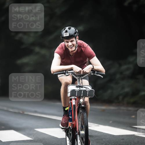 13.09.2026 - Stadtparktriathlon H.Heesch http://msf.ph/oto/10360647 13.09.2026 10:01:08 Radfahren 224, 228, 232, 236, 241, 244, 271 meine-sportfotos.de