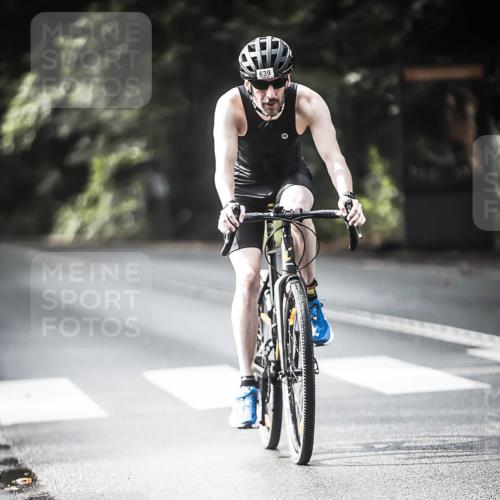 13.09.2026 - Stadtparktriathlon H.Heesch http://msf.ph/oto/10360652 13.09.2026 11:16:09 Radfahren 586, 601, 639, 649 meine-sportfotos.de