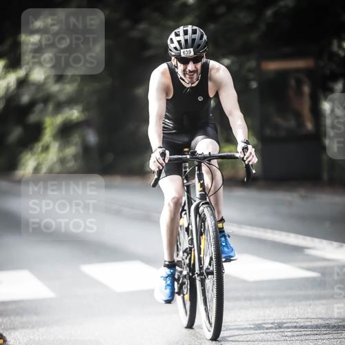 13.09.2026 - Stadtparktriathlon H.Heesch http://msf.ph/oto/10360657 13.09.2026 11:16:09 Radfahren 586, 601, 639, 649 meine-sportfotos.de