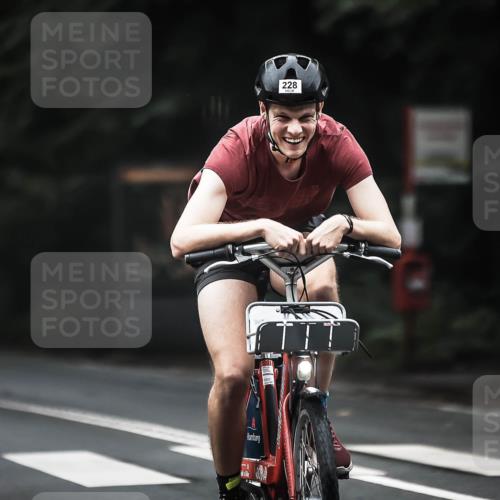 13.09.2026 - Stadtparktriathlon H.Heesch http://msf.ph/oto/10360658 13.09.2026 10:01:08 Radfahren 224, 228, 232, 236, 241, 244, 271 meine-sportfotos.de