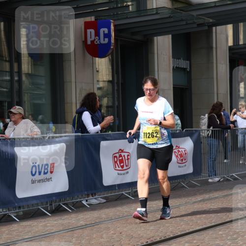 13.09.2026 - 21. swb-Marathon Bremen Strokosch-Dieckow http://msf.ph/oto/10360665 13.09.2026 11:21:07 Ziel 11262, 11780, 11821, 10407, 12542 meine-sportfotos.de