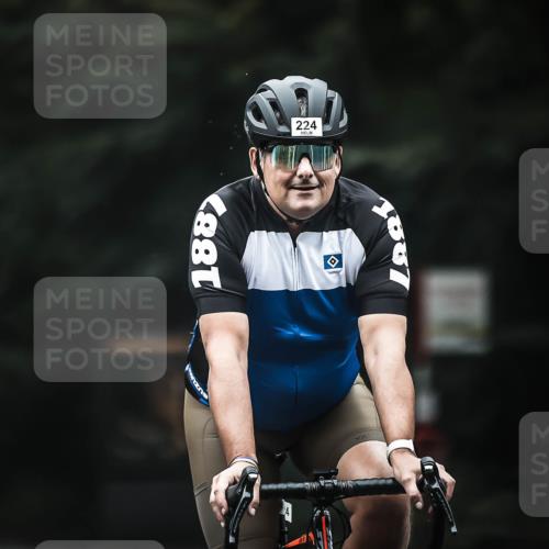 13.09.2026 - Stadtparktriathlon H.Heesch http://msf.ph/oto/10360681 13.09.2026 10:01:09 Radfahren 224, 228, 232, 236, 241, 244, 271 meine-sportfotos.de
