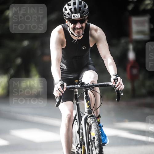 13.09.2026 - Stadtparktriathlon H.Heesch http://msf.ph/oto/10360683 13.09.2026 11:16:10 Radfahren 583, 586, 601, 639, 649 meine-sportfotos.de