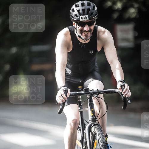 13.09.2026 - Stadtparktriathlon H.Heesch http://msf.ph/oto/10360685 13.09.2026 11:16:10 Radfahren 583, 586, 601, 639, 649 meine-sportfotos.de