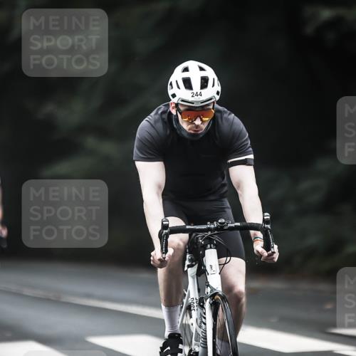 13.09.2026 - Stadtparktriathlon H.Heesch http://msf.ph/oto/10360692 13.09.2026 10:01:10 Radfahren 224, 228, 232, 236, 241, 244, 271 meine-sportfotos.de