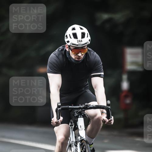 13.09.2026 - Stadtparktriathlon H.Heesch http://msf.ph/oto/10360694 13.09.2026 10:01:11 Radfahren 224, 228, 232, 236, 244, 271 meine-sportfotos.de