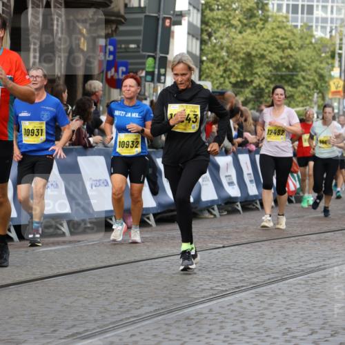 13.09.2026 - 21. swb-Marathon Bremen Strokosch-Dieckow http://msf.ph/oto/10360702 13.09.2026 10:58:11 Ziel 10078, 10460, 10559, 10565, 10707, 10728, 11136, 11153, 11332, 11532, 11568, 11824, 11856, 11863, 12228, 12231, 12264, 12427, 12551, 12555, 10249, 10530, 10750, 10798, 11004, 11120, 11131, 11152, 11202, 11388, 11403, 11420, 11455, 11686, 11750, 11906, 11952, 11953, 12017, 12092, 12386, 12387, 12518 meine-sportfotos.de