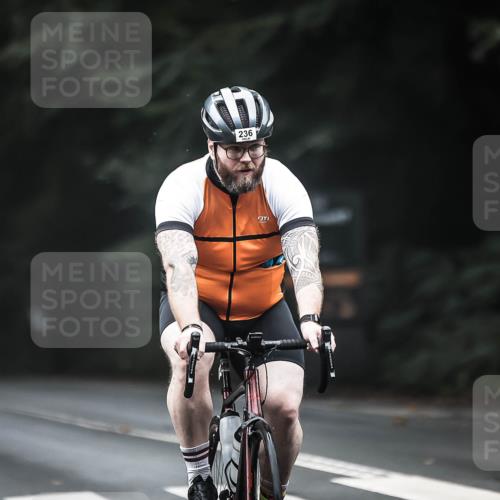 13.09.2026 - Stadtparktriathlon H.Heesch http://msf.ph/oto/10360708 13.09.2026 10:01:12 Radfahren 224, 228, 232, 236, 244, 271 meine-sportfotos.de
