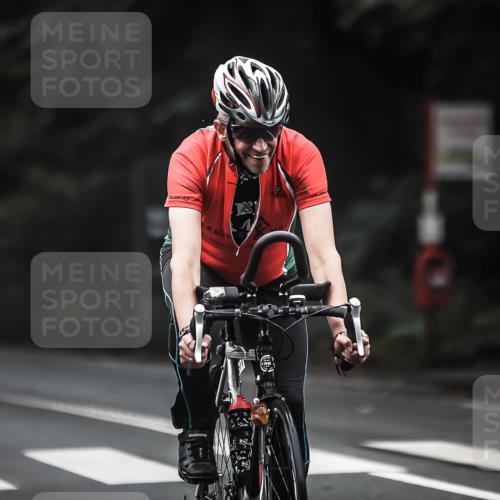13.09.2026 - Stadtparktriathlon H.Heesch http://msf.ph/oto/10360737 13.09.2026 10:01:15 Radfahren 236, 244, 271 meine-sportfotos.de