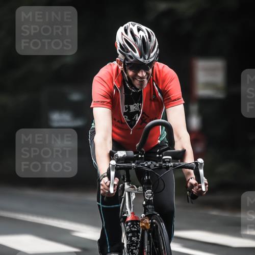 13.09.2026 - Stadtparktriathlon H.Heesch http://msf.ph/oto/10360741 13.09.2026 10:01:15 Radfahren 236, 244, 271 meine-sportfotos.de