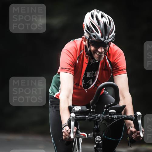 13.09.2026 - Stadtparktriathlon H.Heesch http://msf.ph/oto/10360755 13.09.2026 10:01:15 Radfahren 236, 244, 271 meine-sportfotos.de