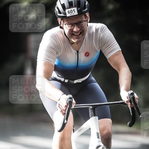 13.09.2026 - Stadtparktriathlon H.Heesch http://msf.ph/oto/10360757 13.09.2026 11:16:14 Radfahren 583, 586, 601, 639 meine-sportfotos.de