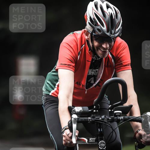 13.09.2026 - Stadtparktriathlon H.Heesch http://msf.ph/oto/10360763 13.09.2026 10:01:15 Radfahren 236, 244, 271 meine-sportfotos.de
