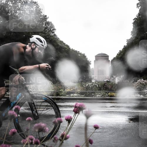 13.09.2026 - Stadtparktriathlon H.Heesch http://msf.ph/oto/10360767 13.09.2026 12:12:44 Radfahren 842, 857, 953, 970 meine-sportfotos.de