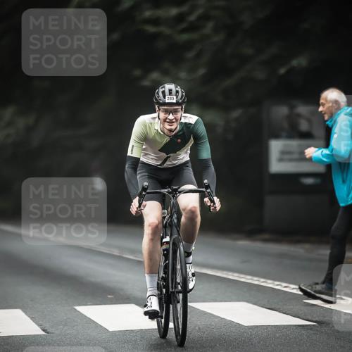 13.09.2026 - Stadtparktriathlon H.Heesch http://msf.ph/oto/10360772 13.09.2026 10:01:25 Radfahren 289 meine-sportfotos.de
