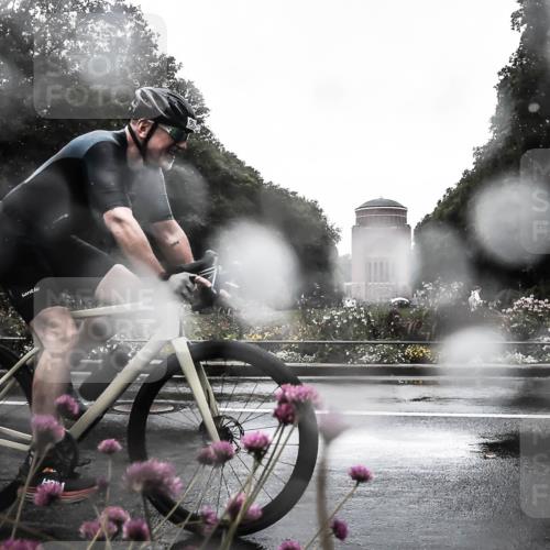 13.09.2026 - Stadtparktriathlon H.Heesch http://msf.ph/oto/10360776 13.09.2026 12:12:44 Radfahren 842, 857, 953, 970 meine-sportfotos.de
