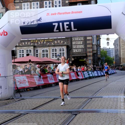 13.09.2026 - 21. swb-Marathon Bremen Tim E. http://msf.ph/oto/10360802 13.09.2026 12:57:56 Ziel 919, 2986, 4795, 6264 meine-sportfotos.de