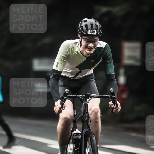 13.09.2026 - Stadtparktriathlon H.Heesch http://msf.ph/oto/10360803 13.09.2026 10:01:26 Radfahren 289 meine-sportfotos.de