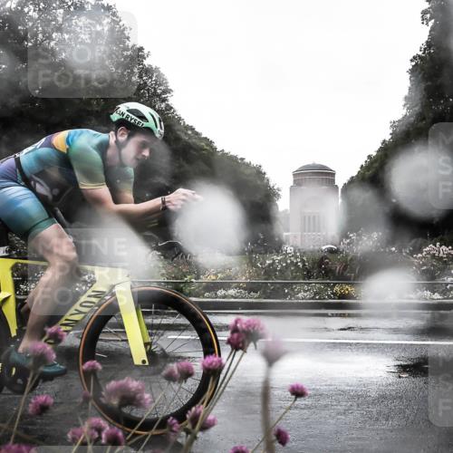 13.09.2026 - Stadtparktriathlon H.Heesch http://msf.ph/oto/10360812 13.09.2026 12:12:55 Radfahren 979, 1028 meine-sportfotos.de