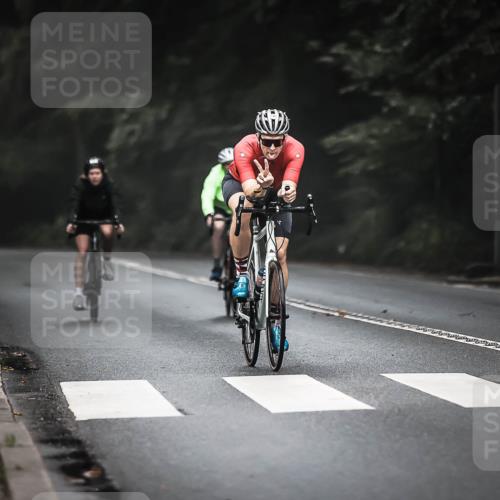 13.09.2026 - Stadtparktriathlon H.Heesch http://msf.ph/oto/10360821 13.09.2026 10:01:32 Radfahren 216, 233, 296 meine-sportfotos.de