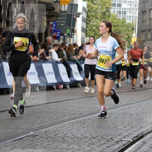 13.09.2026 - 21. swb-Marathon Bremen Strokosch-Dieckow http://msf.ph/oto/10360828 13.09.2026 10:58:12 Ziel 10078, 10460, 10559, 10565, 10707, 10728, 11136, 11153, 11332, 11532, 11568, 11824, 11856, 11863, 12228, 12231, 12264, 12427, 12551, 12555, 10249, 10530, 10750, 10798, 11004, 11120, 11131, 11152, 11202, 11388, 11403, 11420, 11455, 11686, 11750, 11906, 11952, 11953, 12017, 12092, 12386, 12387, 12518 meine-sportfotos.de