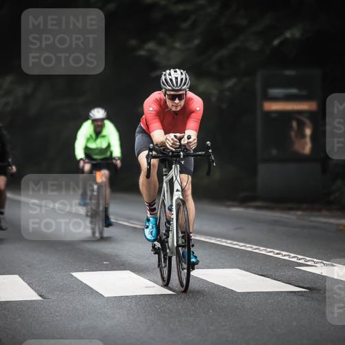 13.09.2026 - Stadtparktriathlon H.Heesch http://msf.ph/oto/10360836 13.09.2026 10:01:32 Radfahren 216, 233, 296 meine-sportfotos.de