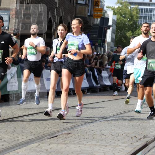 13.09.2026 - 21. swb-Marathon Bremen Strokosch-Dieckow http://msf.ph/oto/10360847 13.09.2026 13:34:09 Ziel 1656, 2405, 2727, 2872, 3201, 3389, 3522, 3761, 4490, 4554, 4658, 4874, 5063, 5156, 5513, 5563, 5587, 6151, 6508, 6623, 6808, 7126, 7354, 7431, 7633, 7652, 7832, 8025, 8512, 8641, 9068, 9128, 9342, 9344, 9390, 682, 911, 2464, 3068, 3214, 3632, 3636, 4112, 5147, 5265, 5489, 5768, 5852, 6350, 6405, 7113, 7696, 7746, 8870, 9094, 9100, 9402, 9453, 9802, 9905, 10058 meine-sportfotos.de