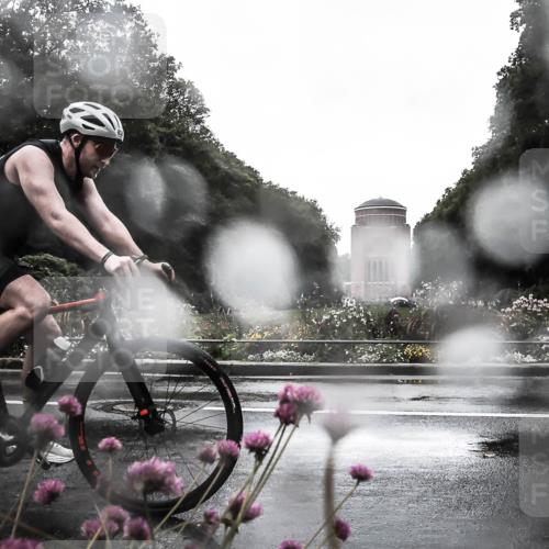 13.09.2026 - Stadtparktriathlon H.Heesch http://msf.ph/oto/10360851 13.09.2026 12:13:07 Radfahren 858, 955, 1051 meine-sportfotos.de