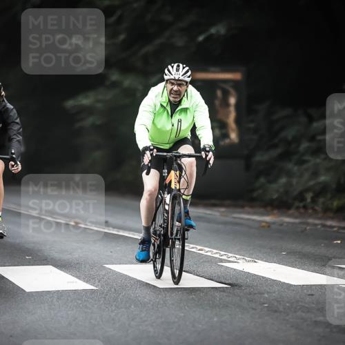 13.09.2026 - Stadtparktriathlon H.Heesch http://msf.ph/oto/10360858 13.09.2026 10:01:34 Radfahren 216, 233, 296 meine-sportfotos.de