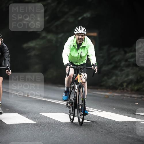 13.09.2026 - Stadtparktriathlon H.Heesch http://msf.ph/oto/10360864 13.09.2026 10:01:35 Radfahren 216, 233, 296, 338 meine-sportfotos.de