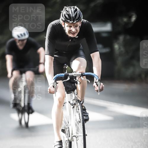 13.09.2026 - Stadtparktriathlon H.Heesch http://msf.ph/oto/10360866 13.09.2026 11:16:24 Radfahren 579, 606, 708, 790 meine-sportfotos.de