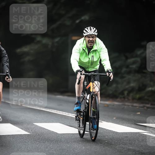 13.09.2026 - Stadtparktriathlon H.Heesch http://msf.ph/oto/10360869 13.09.2026 10:01:35 Radfahren 216, 233, 296, 338 meine-sportfotos.de