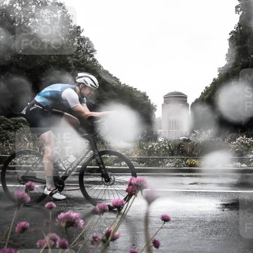 13.09.2026 - Stadtparktriathlon H.Heesch http://msf.ph/oto/10360896 13.09.2026 12:13:31 Radfahren 920, 1007, 1067 meine-sportfotos.de