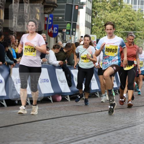 13.09.2026 - 21. swb-Marathon Bremen Strokosch-Dieckow http://msf.ph/oto/10360898 13.09.2026 10:58:15 Ziel 10078, 10543, 10559, 10565, 10604, 10707, 10728, 10826, 11136, 11153, 11332, 11532, 11568, 11824, 11856, 11863, 12228, 12231, 12427, 12551, 12555, 10530, 11004, 11131, 11152, 11202, 11384, 11403, 11455, 11686, 11750, 11906, 11953, 12092, 12180, 12518 meine-sportfotos.de