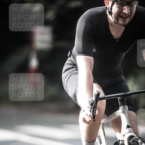 13.09.2026 - Stadtparktriathlon H.Heesch http://msf.ph/oto/10360900 13.09.2026 11:16:26 Radfahren 481, 482, 579, 606, 708, 790 meine-sportfotos.de