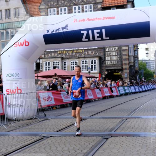 13.09.2026 - 21. swb-Marathon Bremen Tim E. http://msf.ph/oto/10360903 13.09.2026 12:58:01 Ziel 919, 4795 meine-sportfotos.de