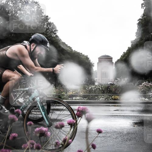 13.09.2026 - Stadtparktriathlon H.Heesch http://msf.ph/oto/10360906 13.09.2026 12:13:53 Radfahren 986, 998 meine-sportfotos.de